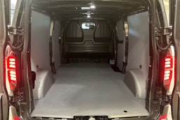 met. harmaa Volkswagen Transporter 2025 kuva 17.