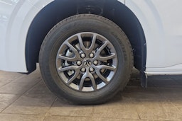 valkoinen Volkswagen Transporter 2025 kuva 10.