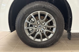 valkoinen Volkswagen Transporter 2025 kuva 11.