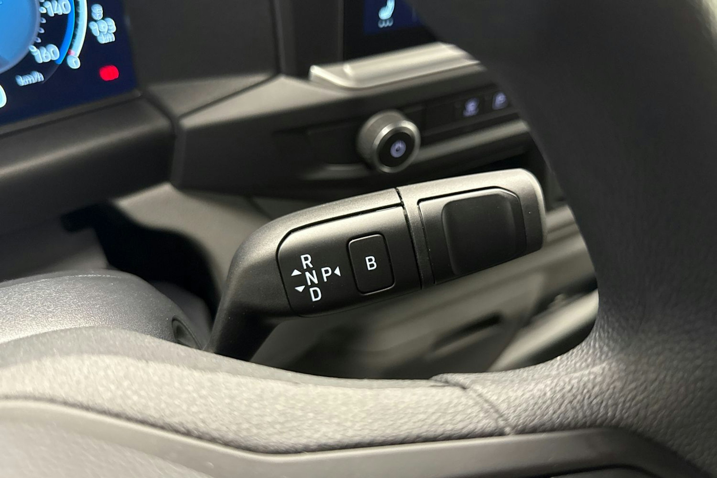 valkoinen Volkswagen Transporter 2025 kuva 14.