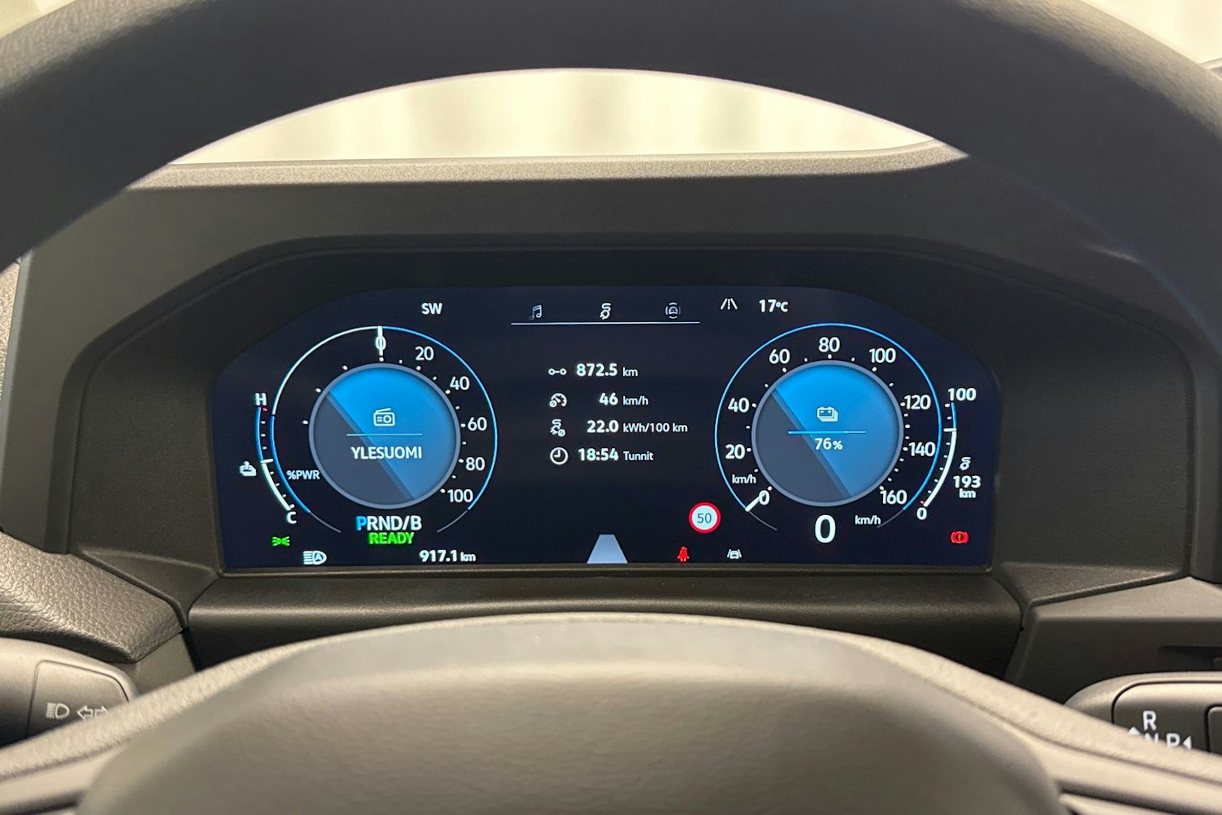 valkoinen Volkswagen Transporter 2025 kuva 17.