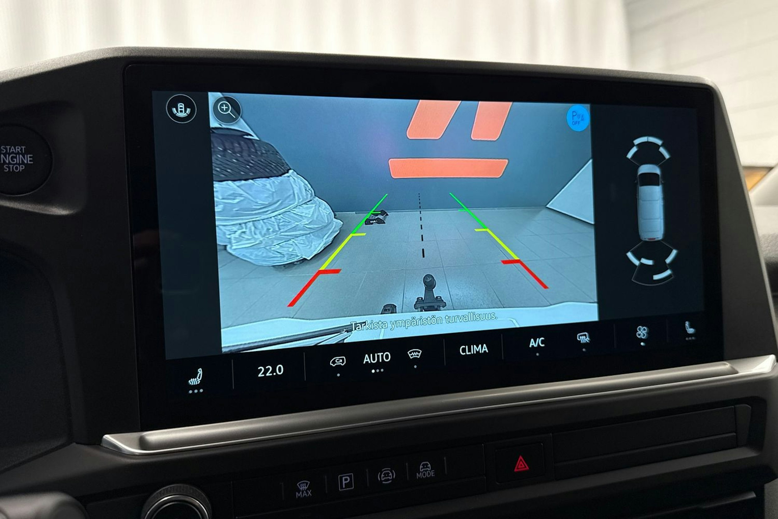 valkoinen Volkswagen Transporter 2025 kuva 23.