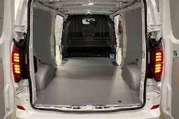 valkoinen Volkswagen Transporter 2025 kuva 8.