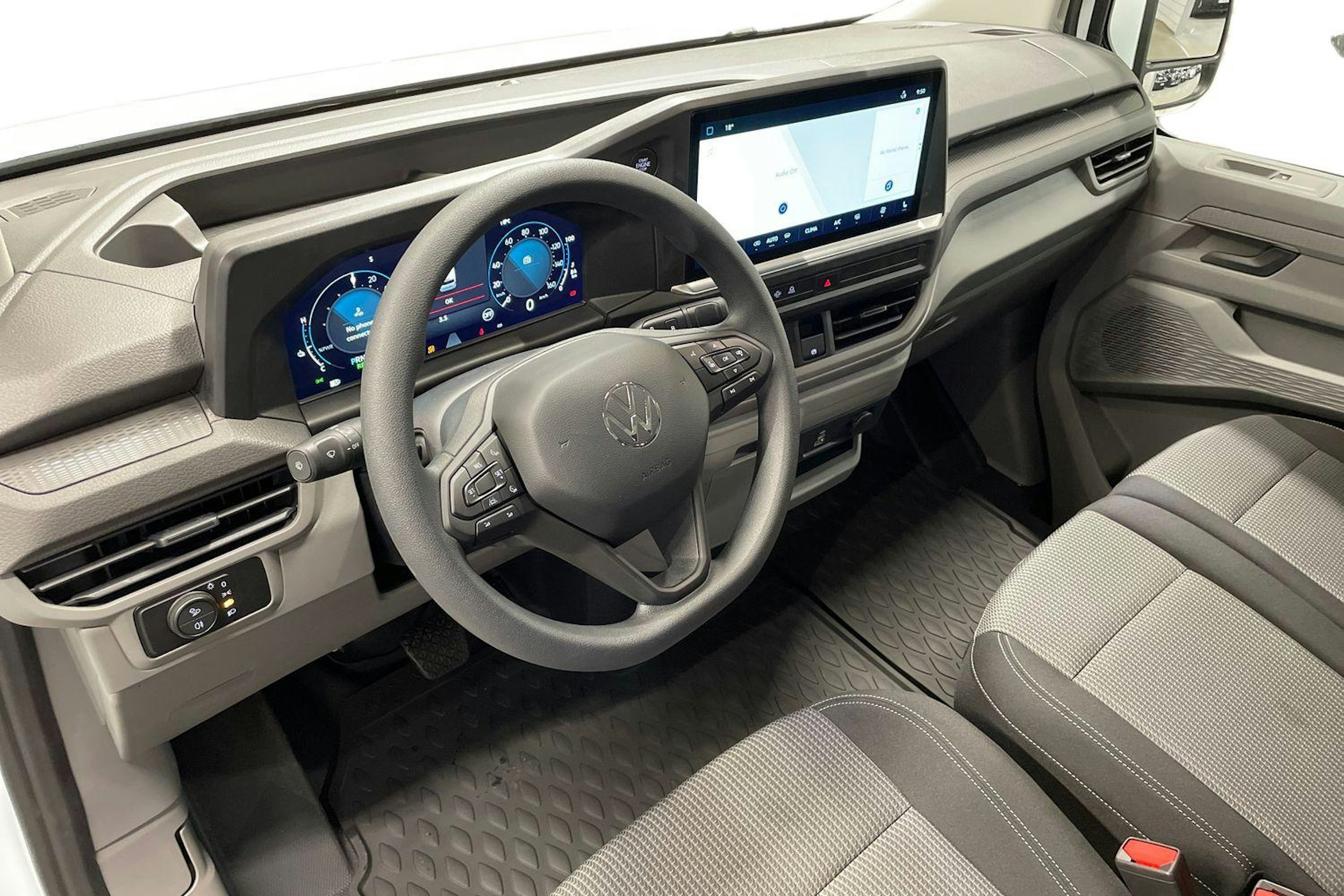 valkoinen Volkswagen e-Transporter 2025 kuva 36.