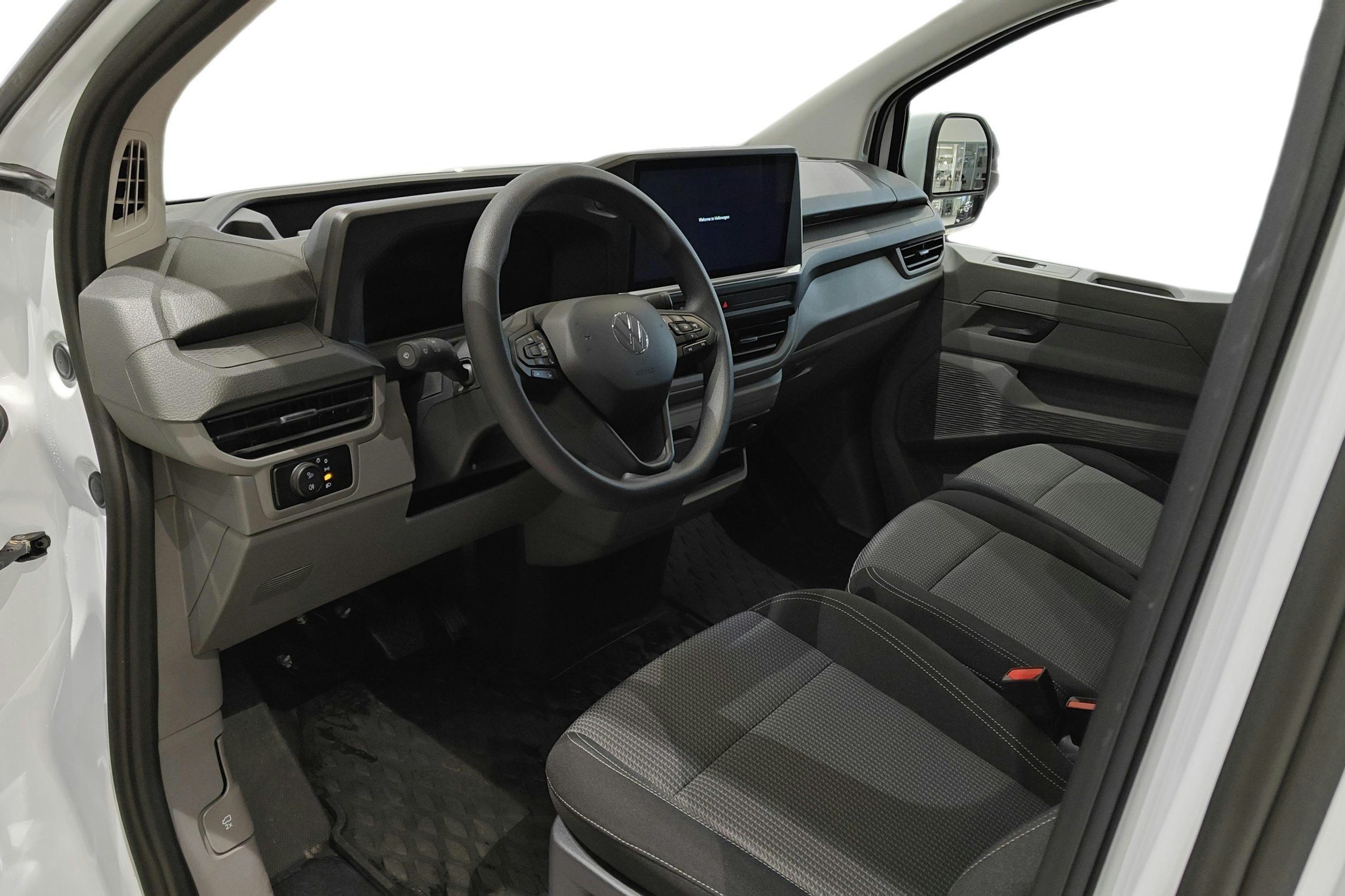 valkoinen Volkswagen Transporter 2025 kuva 6.