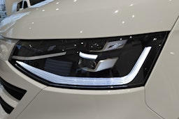 valkoinen Volkswagen Transporter 2025 kuva 12.