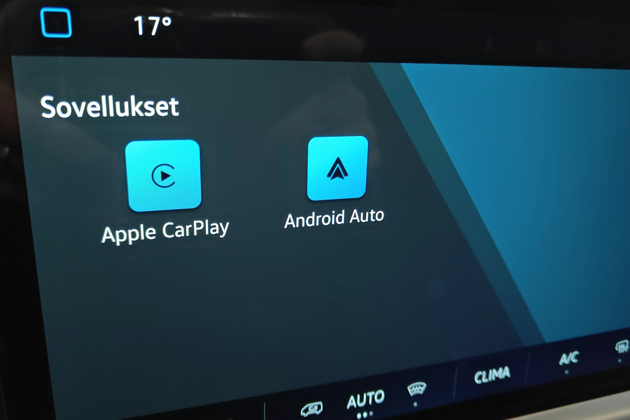 valkoinen Volkswagen Transporter 2025 kuva 14.