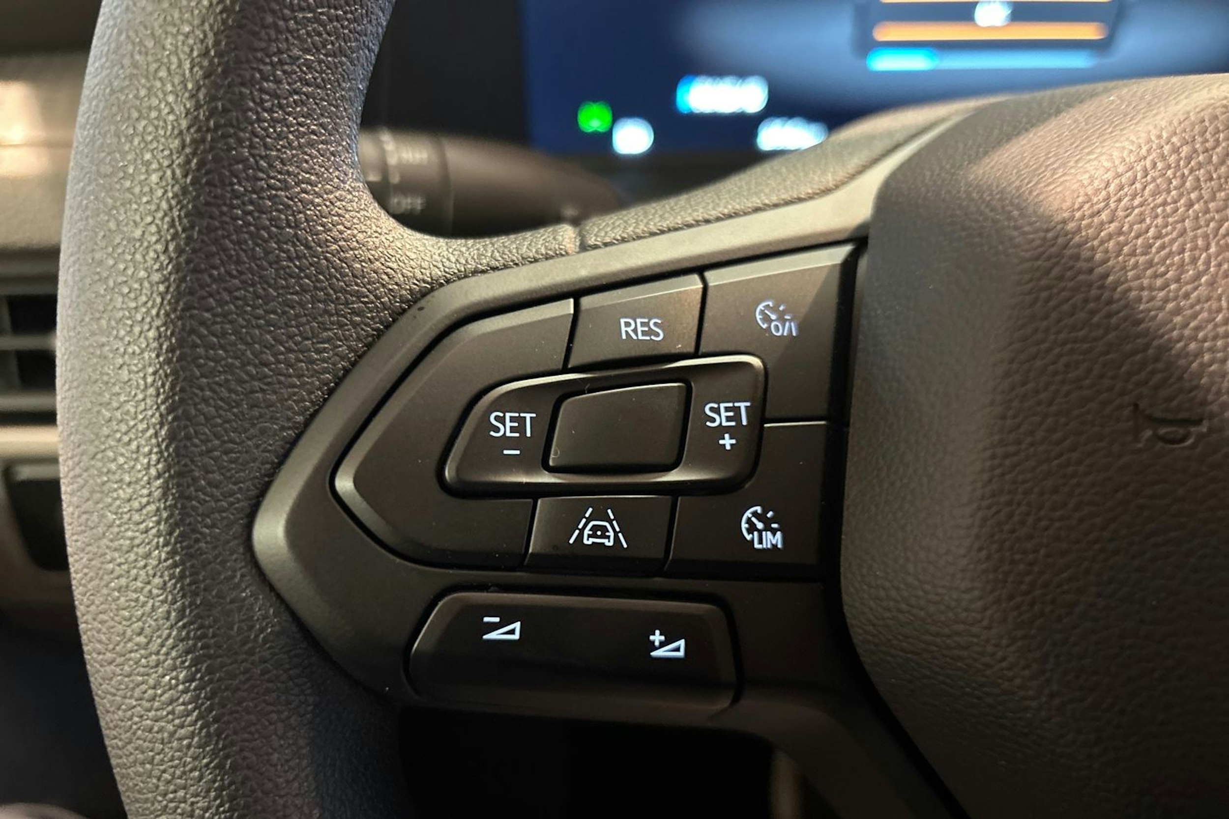 valkoinen Volkswagen Transporter 2025 kuva 12.