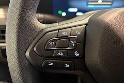 valkoinen Volkswagen Transporter 2025 kuva 12.