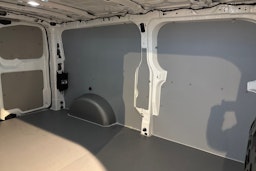 valkoinen Volkswagen Transporter 2025 kuva 21.