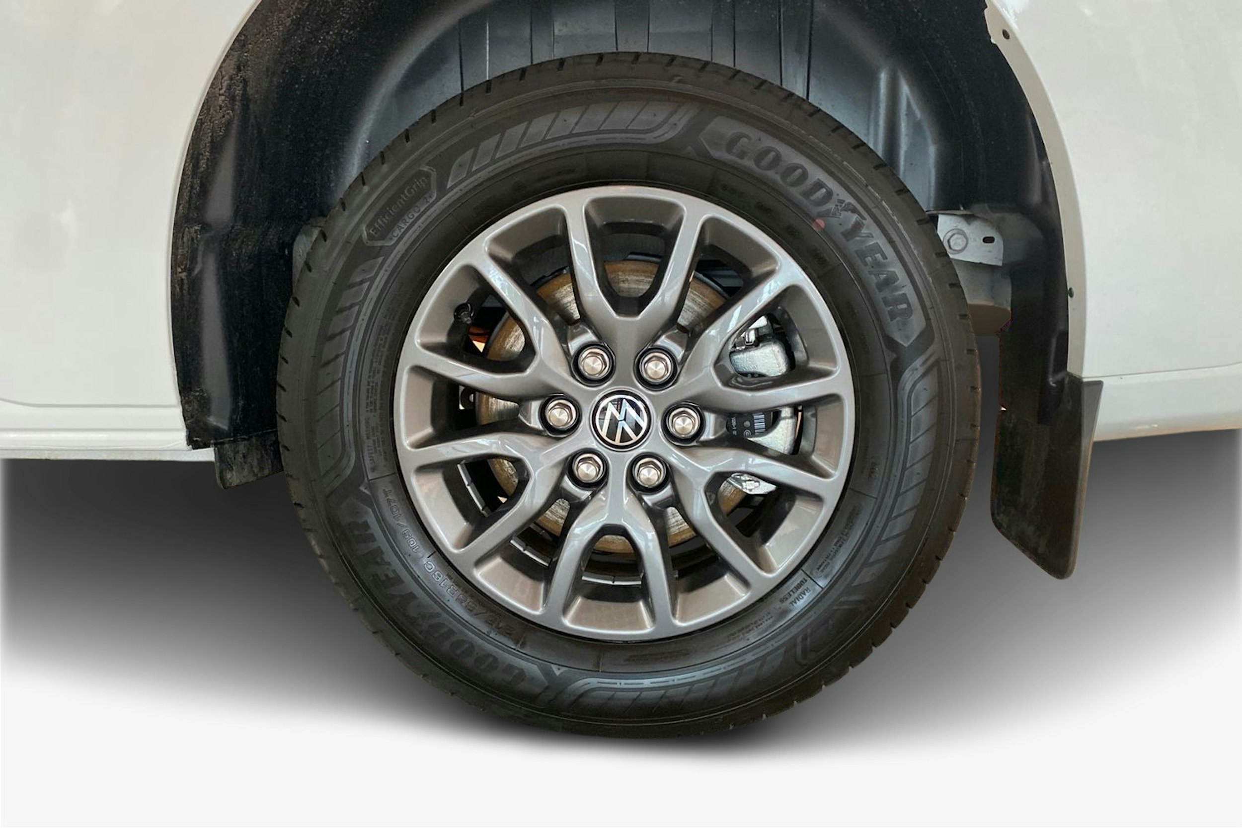 valkoinen Volkswagen Transporter 2025 kuva 11.