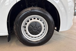valkoinen Volkswagen Transporter 2025 kuva 9.