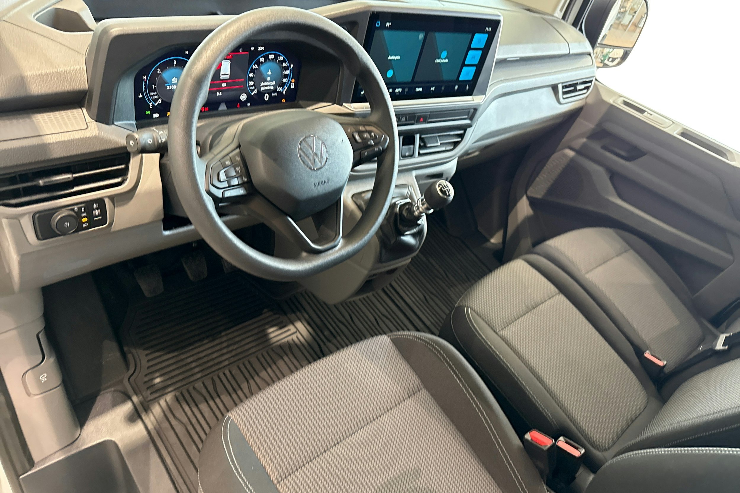 valkoinen Volkswagen Transporter 2025 kuva 8.