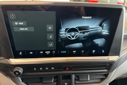 valkoinen Volkswagen Transporter 2025 kuva 20.