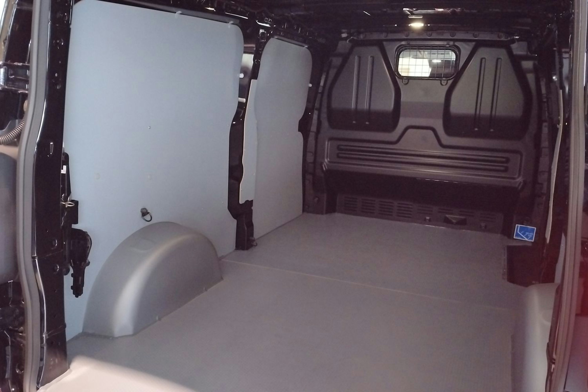 musta Volkswagen Transporter 2025 kuva 12.