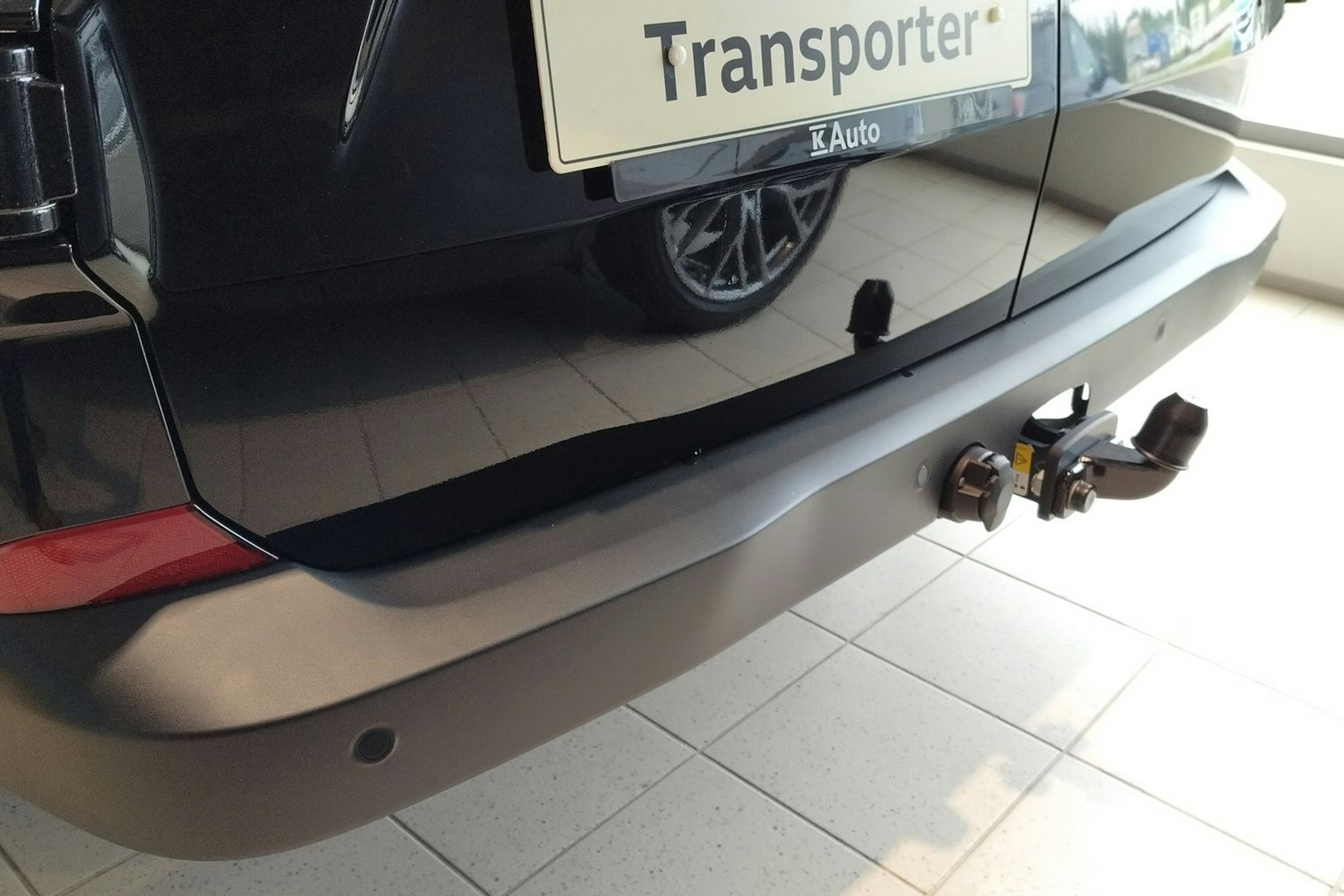 musta Volkswagen Transporter 2025 kuva 14.