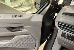 met. harmaa Volkswagen Transporter 2025 kuva 18.