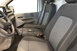 Valkoinen Volkswagen Transporter 2025 kuva 11.