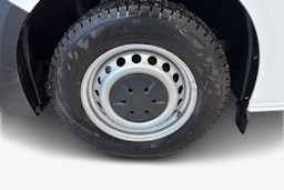 Valkoinen Volkswagen Transporter 2025 kuva 12.