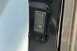 Musta Volkswagen Transporter 2025 kuva 15.