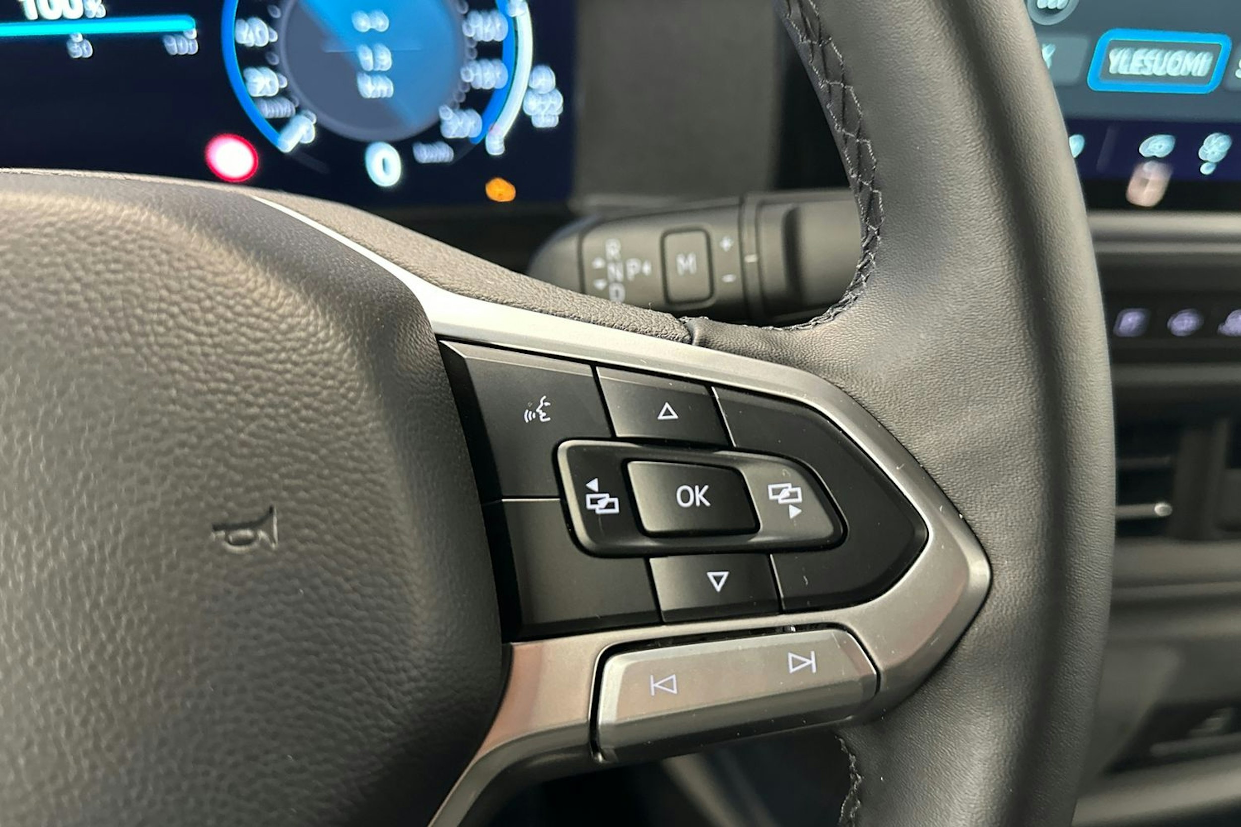 Musta Volkswagen Transporter 2025 kuva 21.