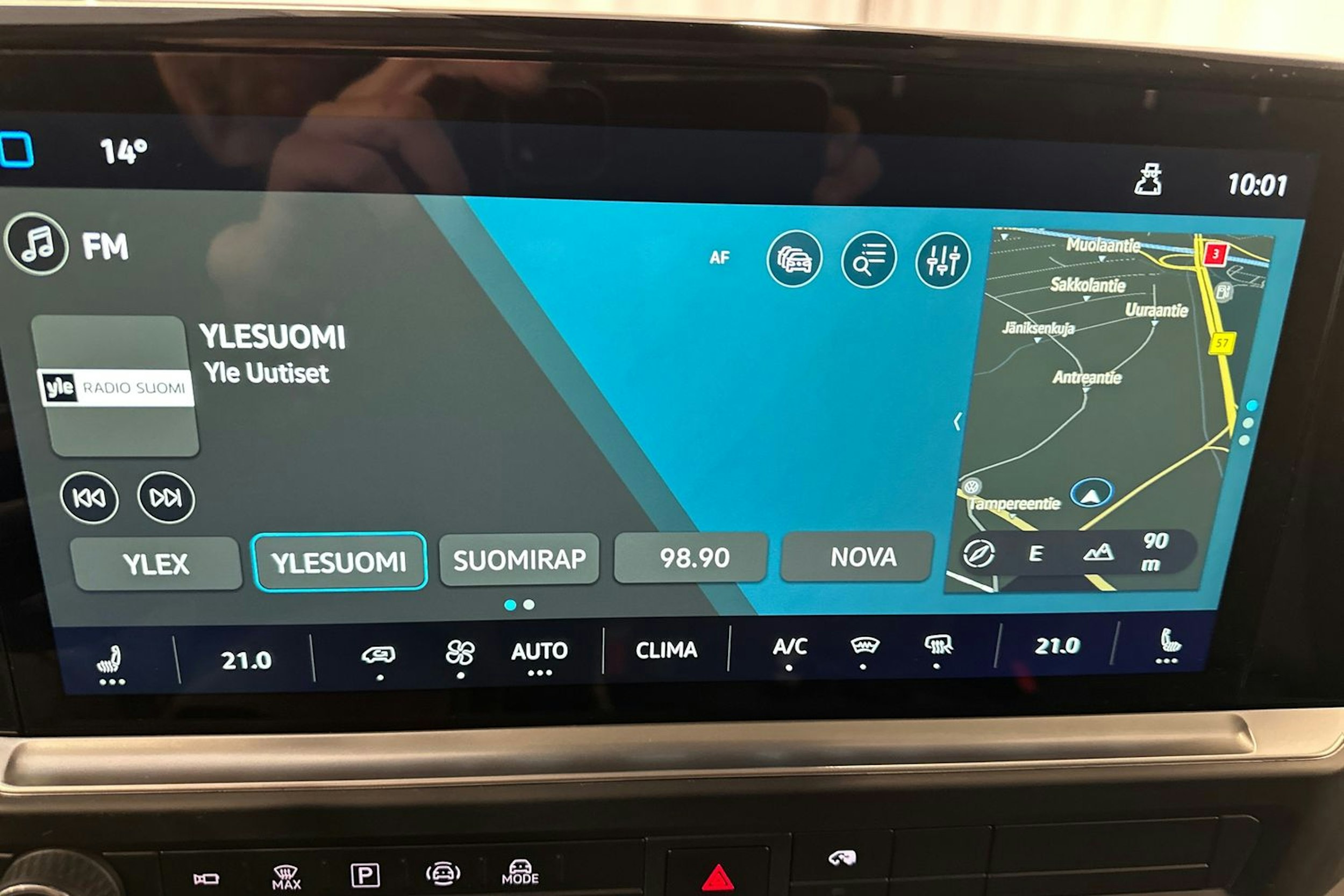 Musta Volkswagen Transporter 2025 kuva 23.