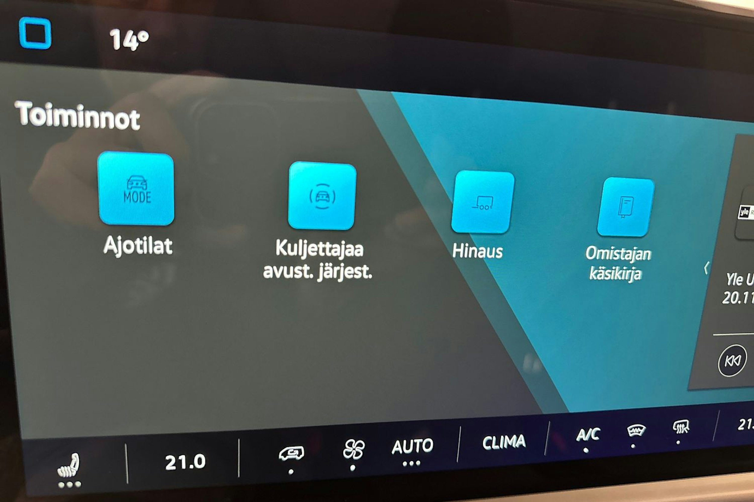 Musta Volkswagen Transporter 2025 kuva 25.