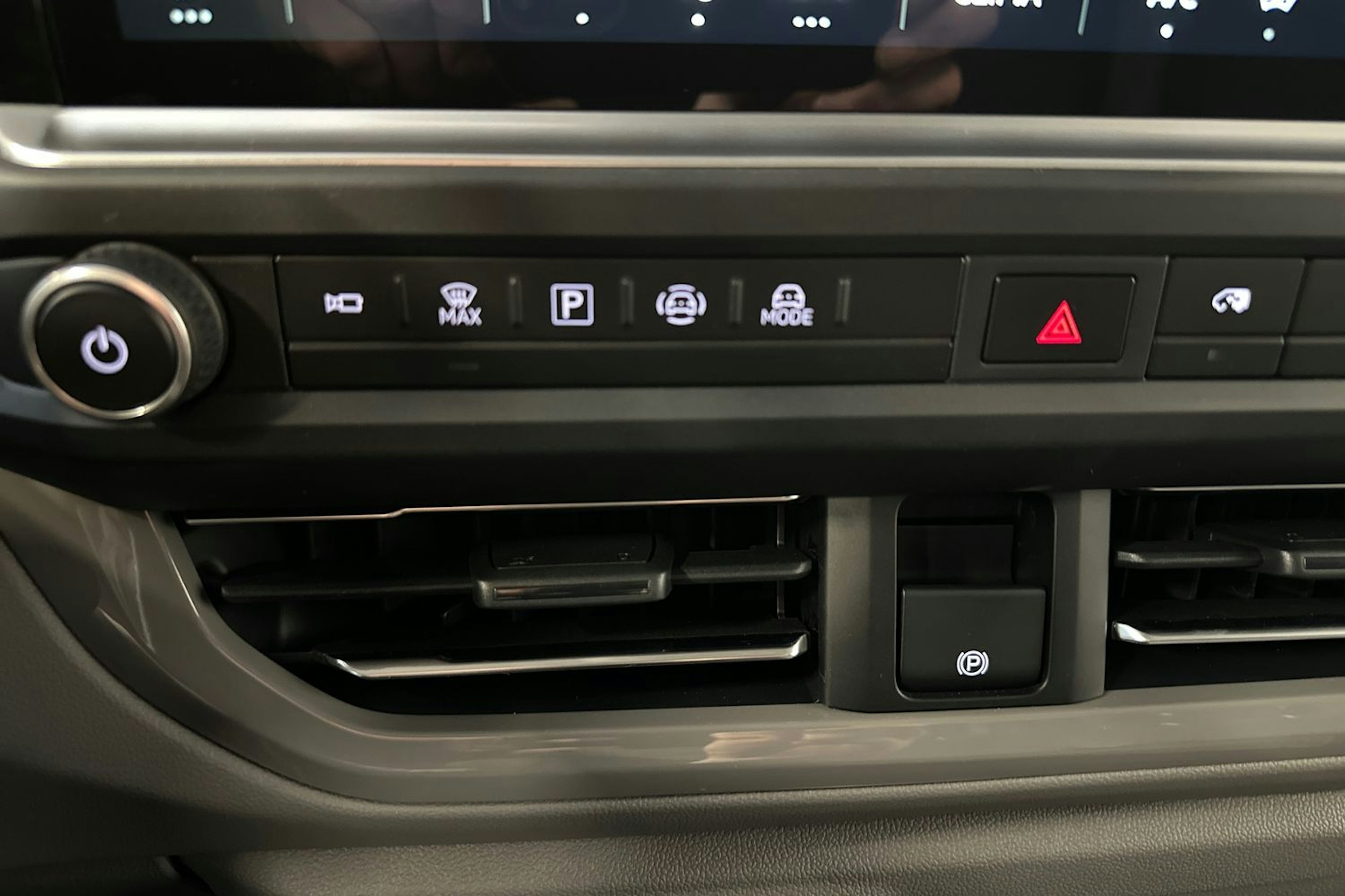 Musta Volkswagen Transporter 2025 kuva 28.