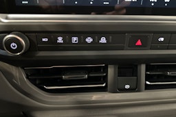 Musta Volkswagen Transporter 2025 kuva 28.