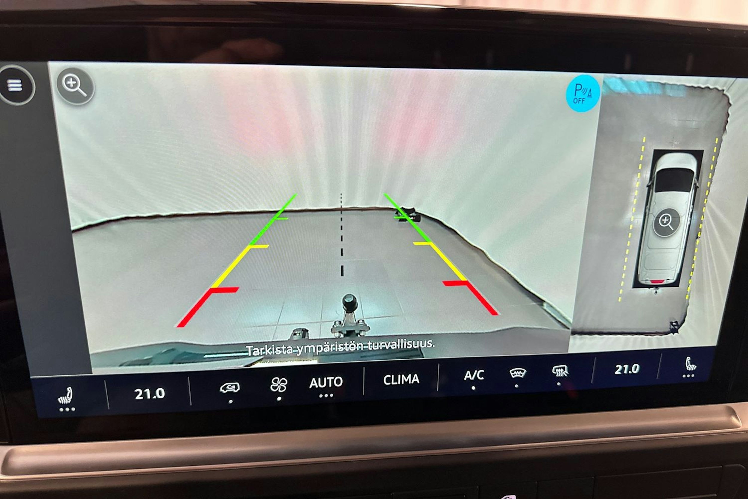 Musta Volkswagen Transporter 2025 kuva 30.