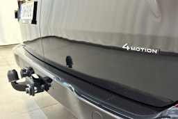 Musta Volkswagen Transporter 2025 kuva 32.