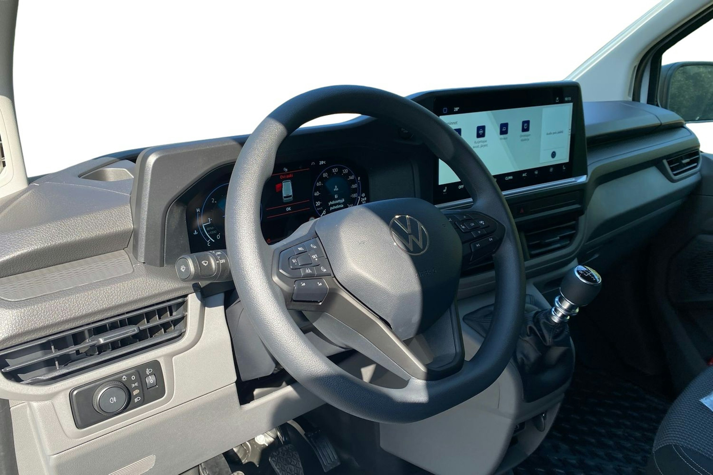 valkoinen Volkswagen Transporter 2025 kuva 8.