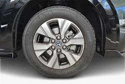 Musta Volkswagen Transporter 2025 kuva 11.
