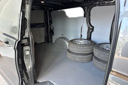 harmaa Volkswagen Transporter 2025 kuva 11.