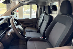 harmaa Volkswagen Transporter 2025 kuva 15.