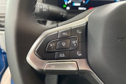 sininen Volkswagen Transporter 2025 kuva 14.