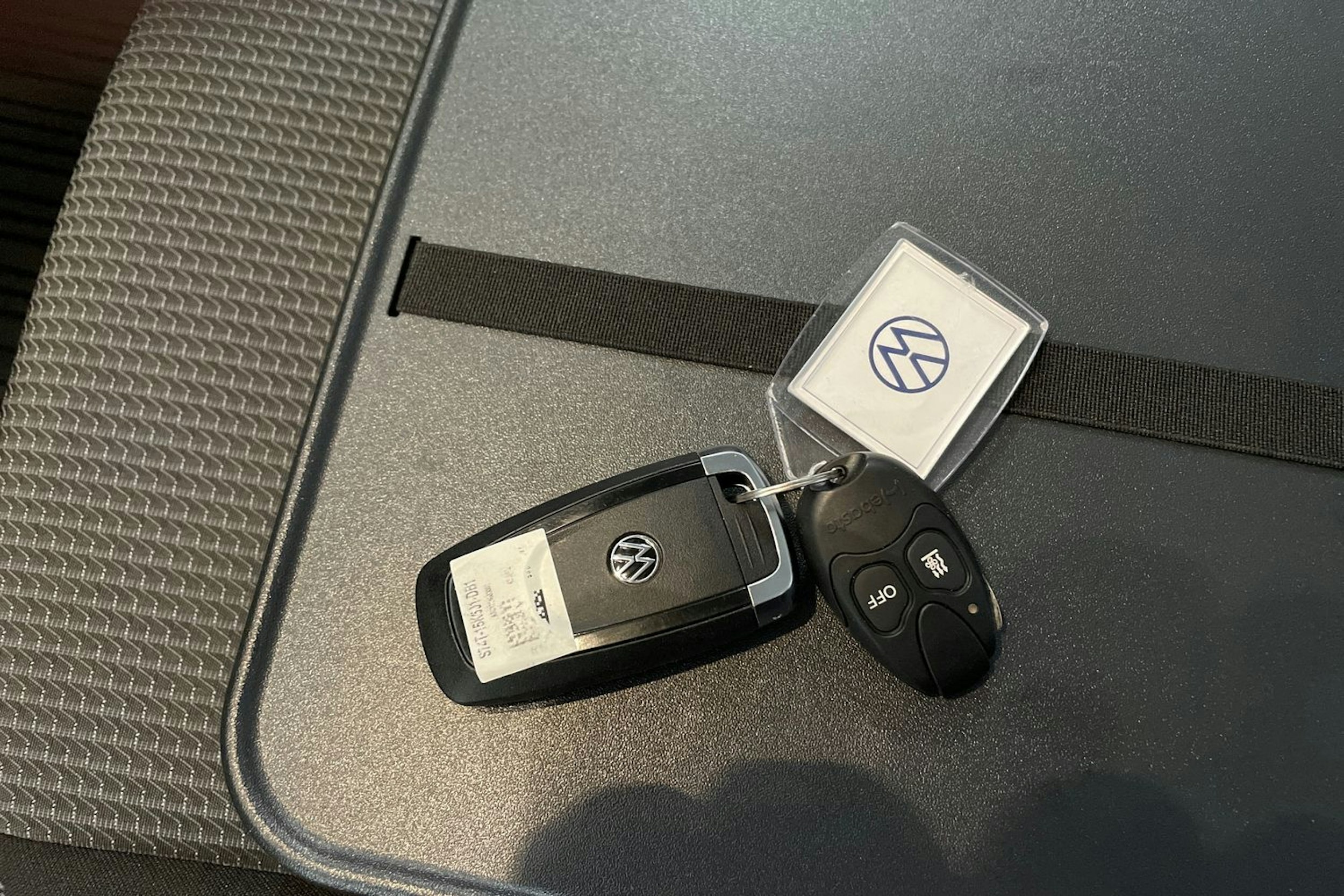 sininen Volkswagen Transporter 2025 kuva 15.