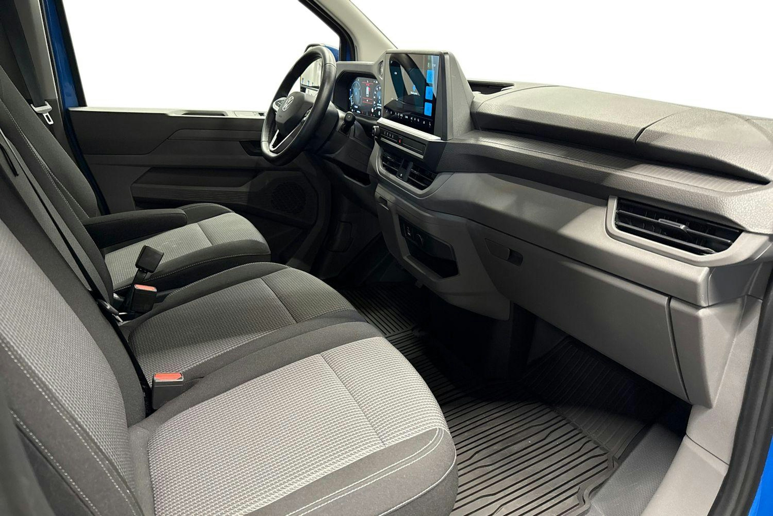 Sininen Volkswagen Transporter 2025 kuva 10.