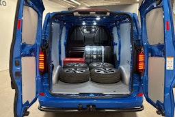Sininen Volkswagen Transporter 2025 kuva 14.