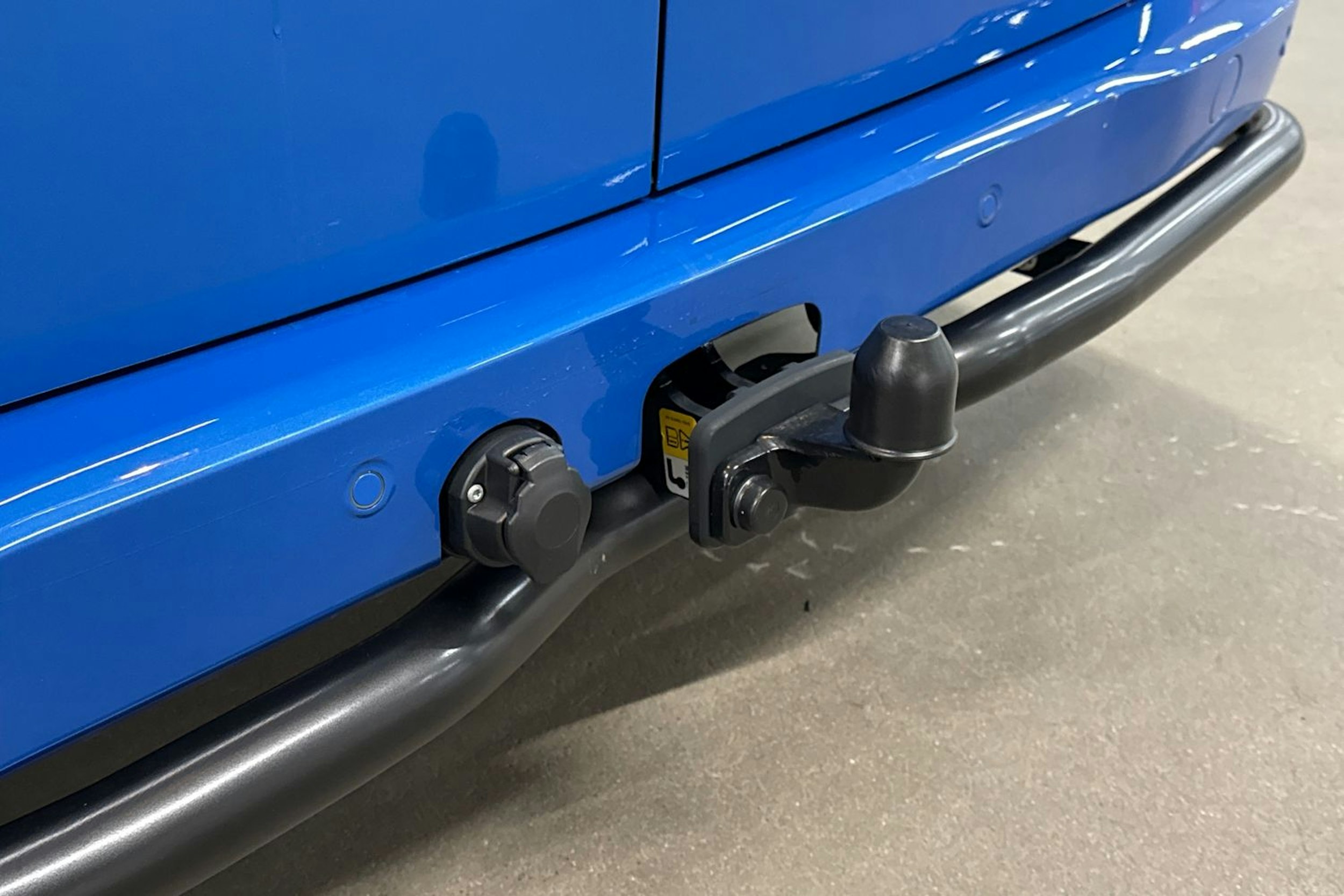 Sininen Volkswagen Transporter 2025 kuva 16.