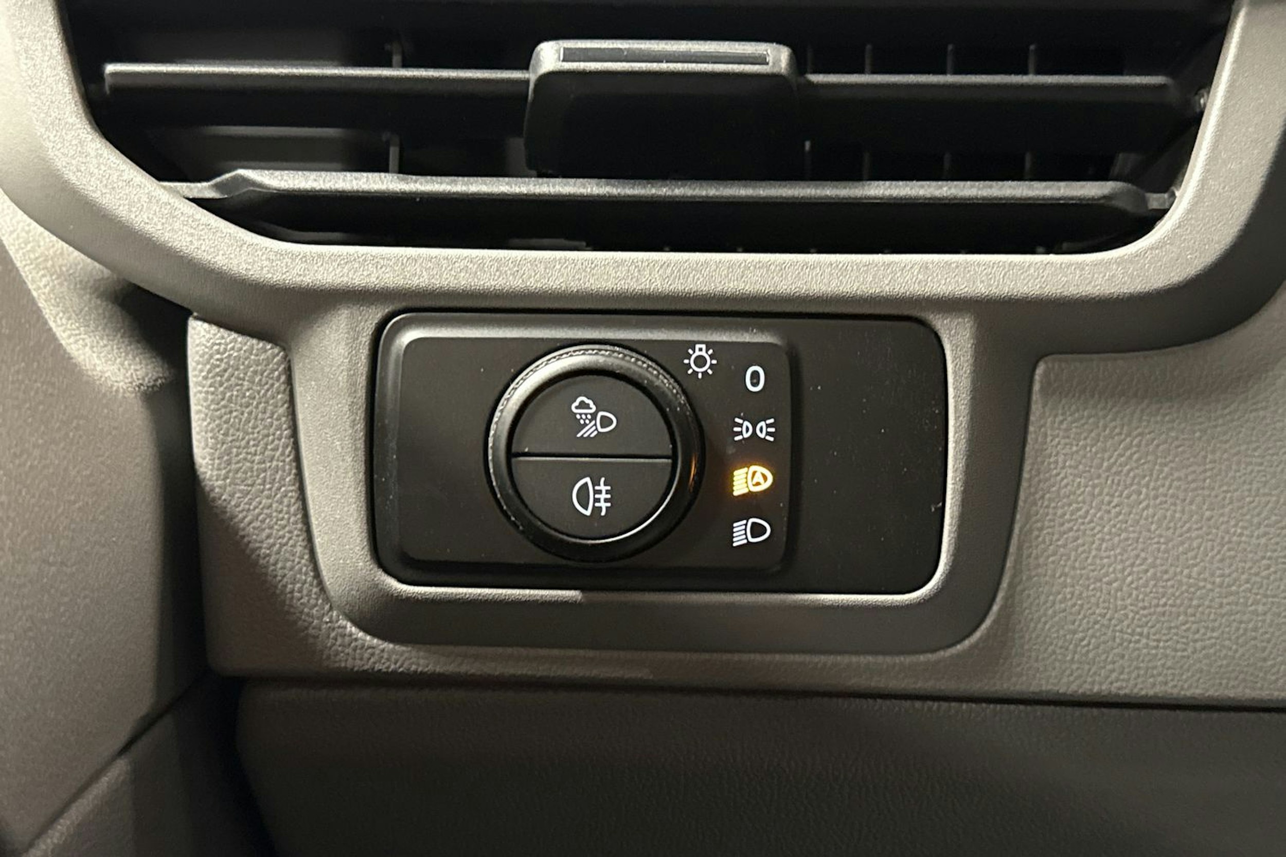 Sininen Volkswagen Transporter 2025 kuva 18.