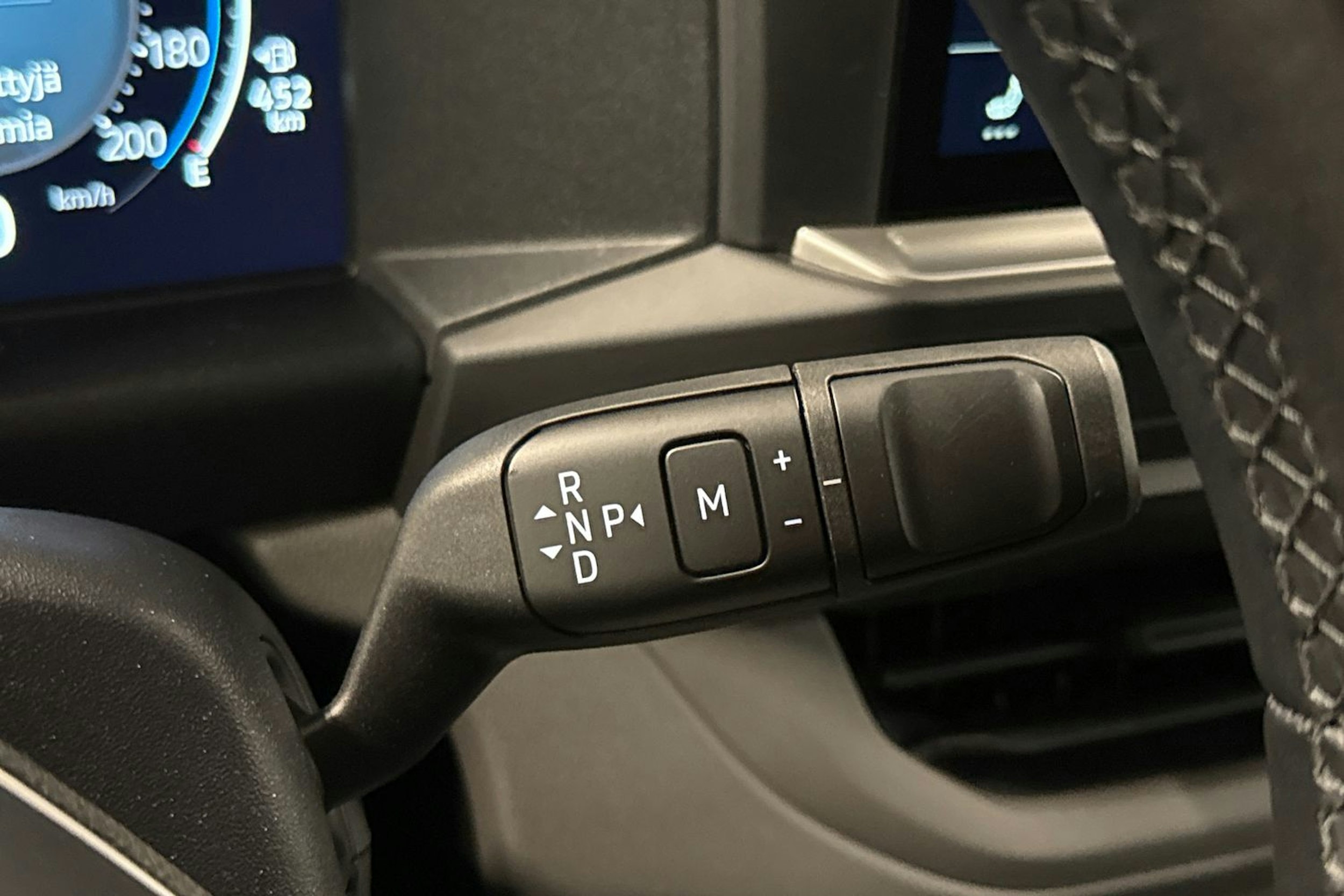 Sininen Volkswagen Transporter 2025 kuva 23.