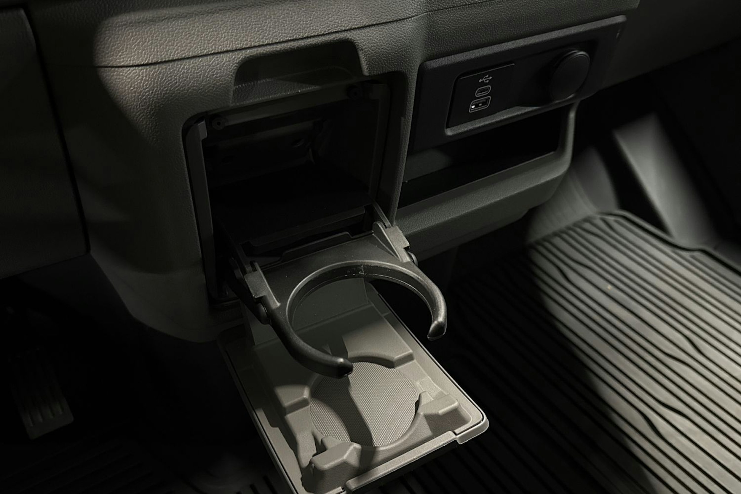 Sininen Volkswagen Transporter 2025 kuva 29.
