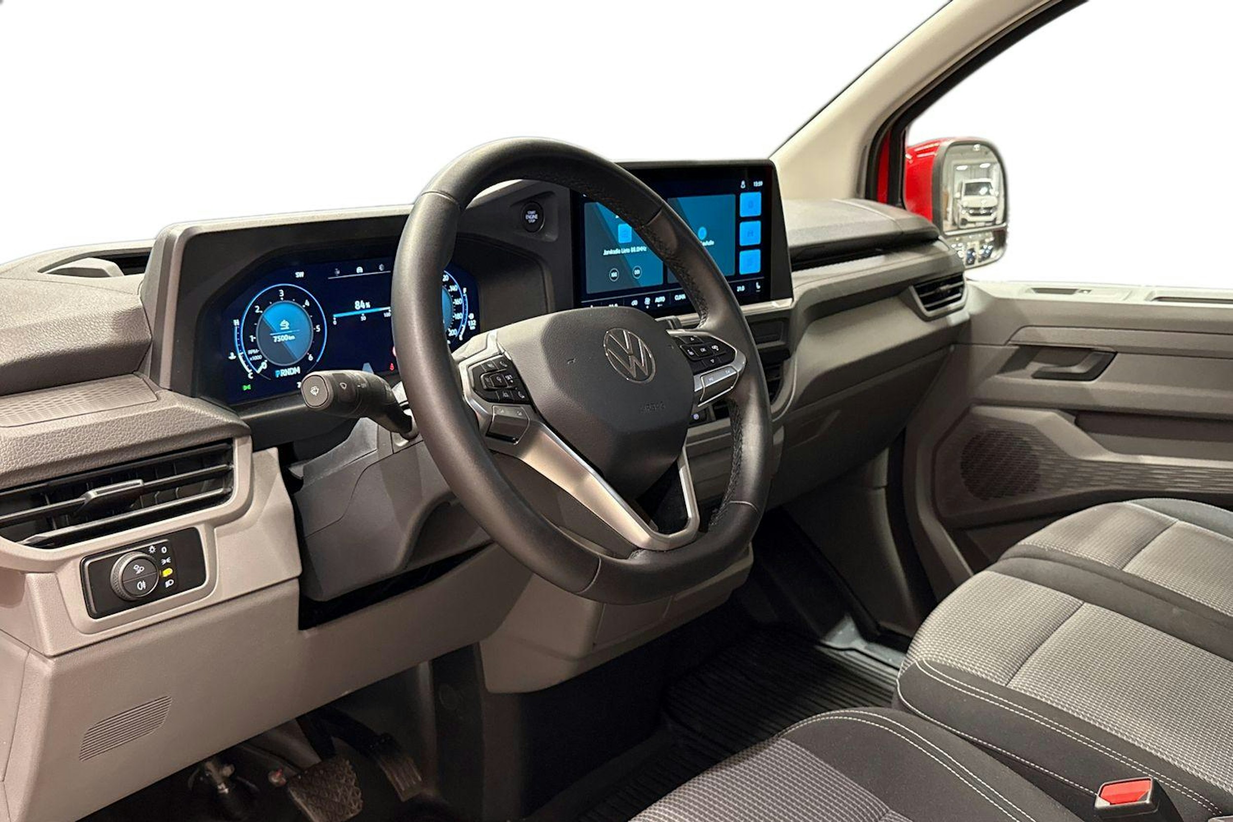 Punainen Volkswagen Transporter 2025 kuva 3.