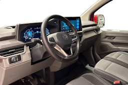 Punainen Volkswagen Transporter 2025 kuva 3.