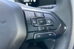 harmaa Volkswagen Transporter 2025 kuva 15.