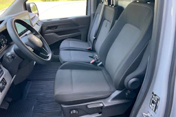 harmaa Volkswagen Transporter 2025 kuva 25.