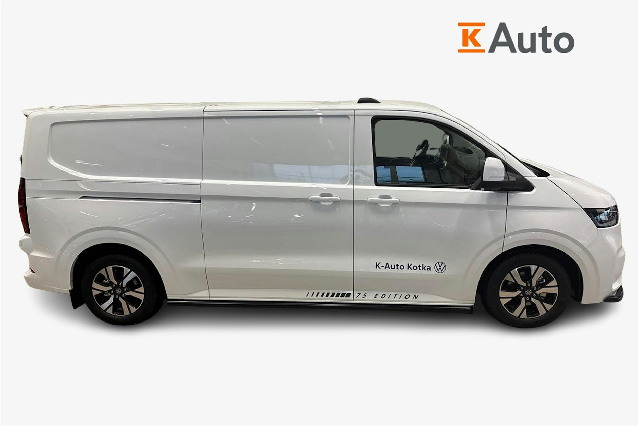 Valkoinen Volkswagen Transporter 2025 kuva 5.