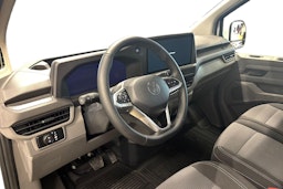 Valkoinen Volkswagen Transporter 2025 kuva 6.