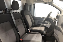 Valkoinen Volkswagen Transporter 2025 kuva 8.